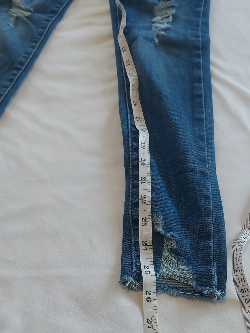 Old Navy Childrens Ripped Skinny Jeans Size 12  - Blue